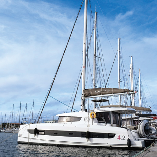 catamaran-bali-4.2-occasion-a-vendre-chez-votre-concessionnaire-tenor-yachts-hyeres-cote-d'azur